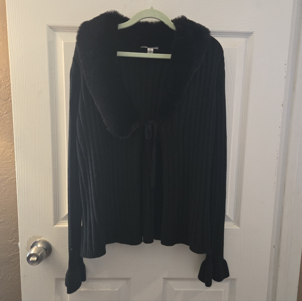 Faux Fur Trimmed Women's Sweater - Picture 2 of 14